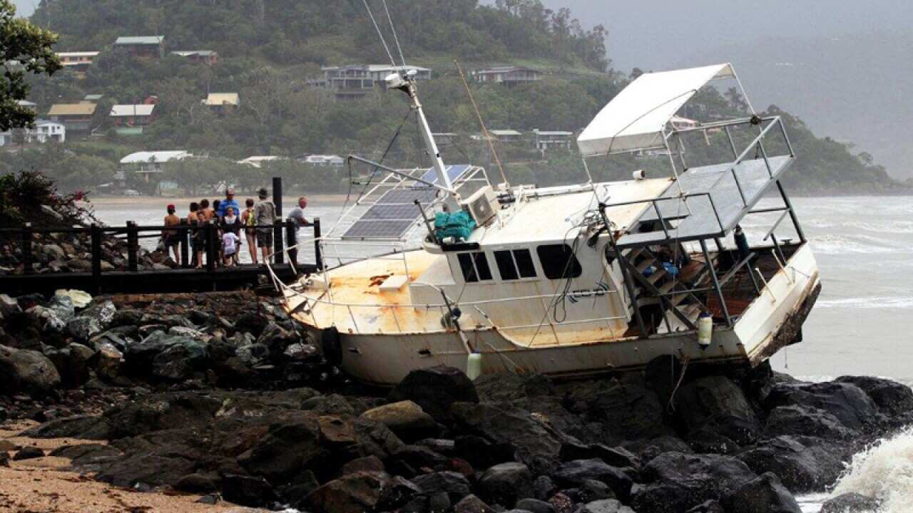 Qld residents prepare for storm tides