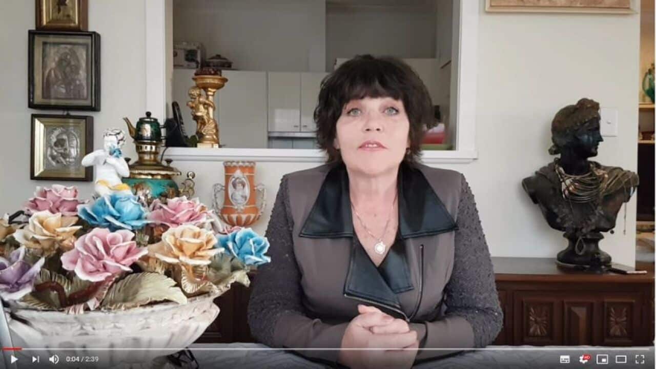 Ella Australia, vlogger