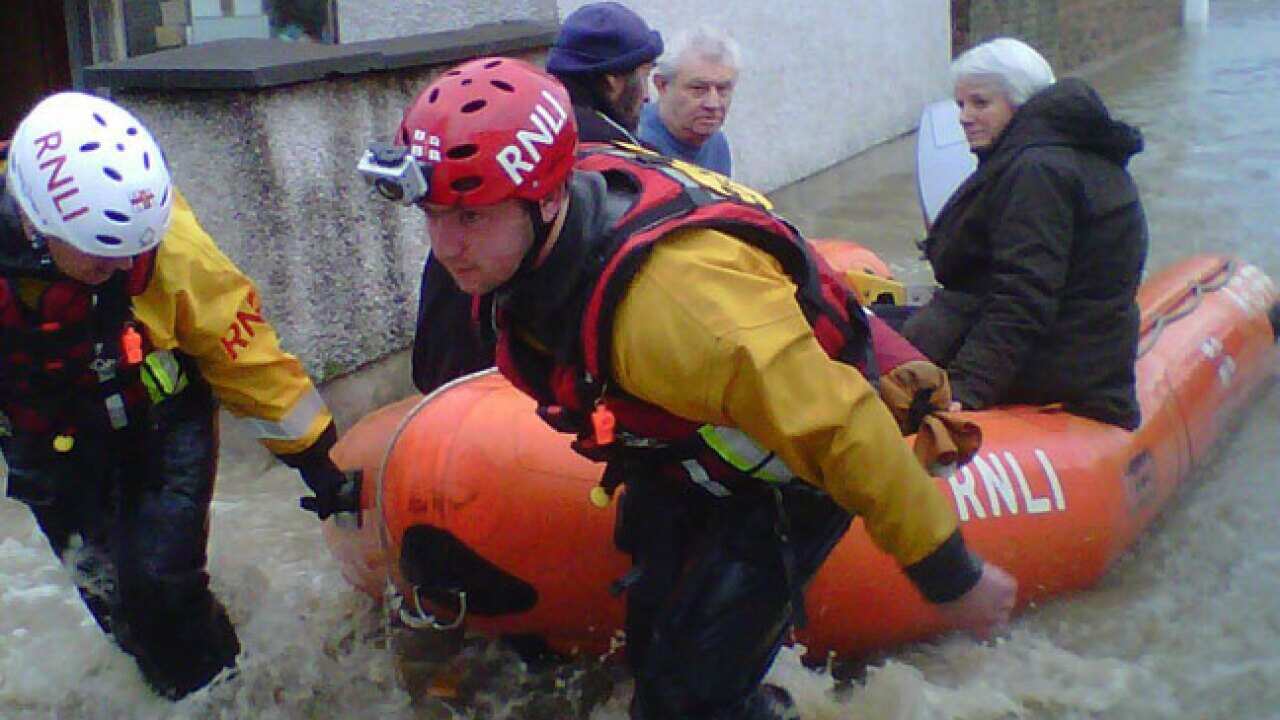 flood_britain_121129_b_aap_979983371