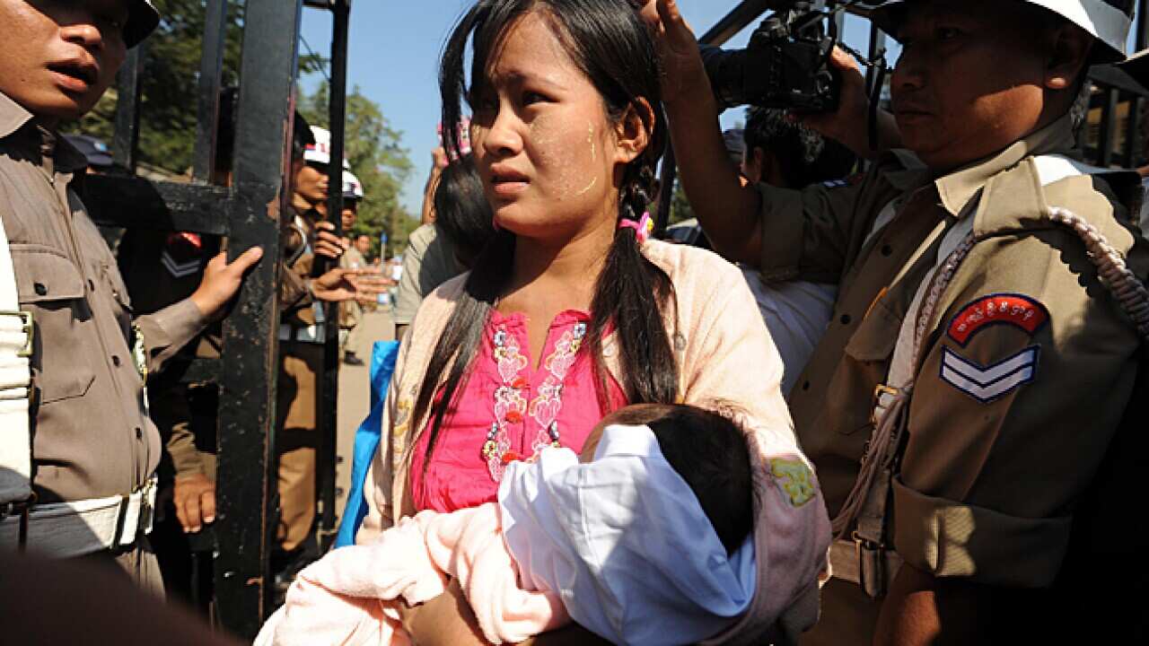 burma_political_priosner_release_l_120105_ap_577337503