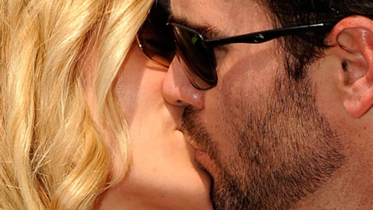 kissing_1502_B_getty_1449636968