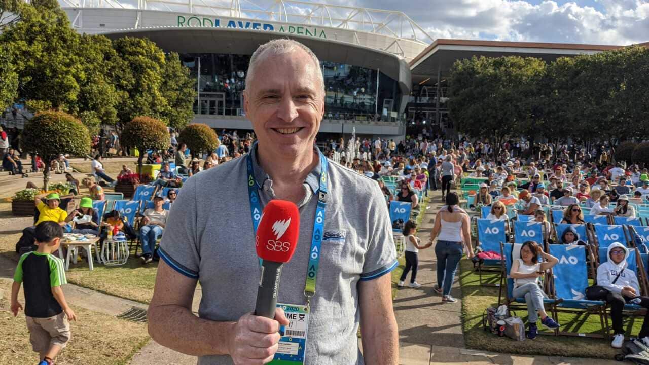Simon Cambers è nato a Londra, in Inghilterra, nel 1973