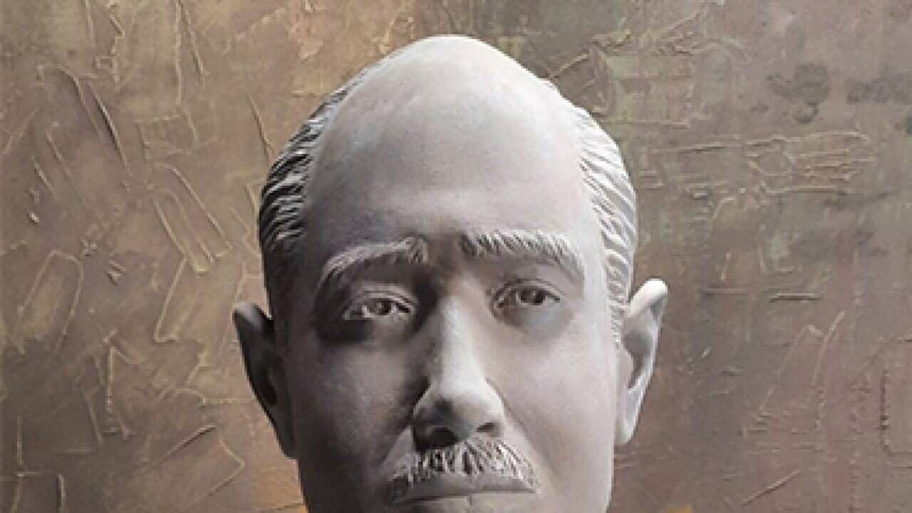 الفنان فؤاد تومايان يفوز بالمركز الثاني بمنحوتة "والدي" في معرض واحدة من أعرق الجمعيات الفنية الأسترالية