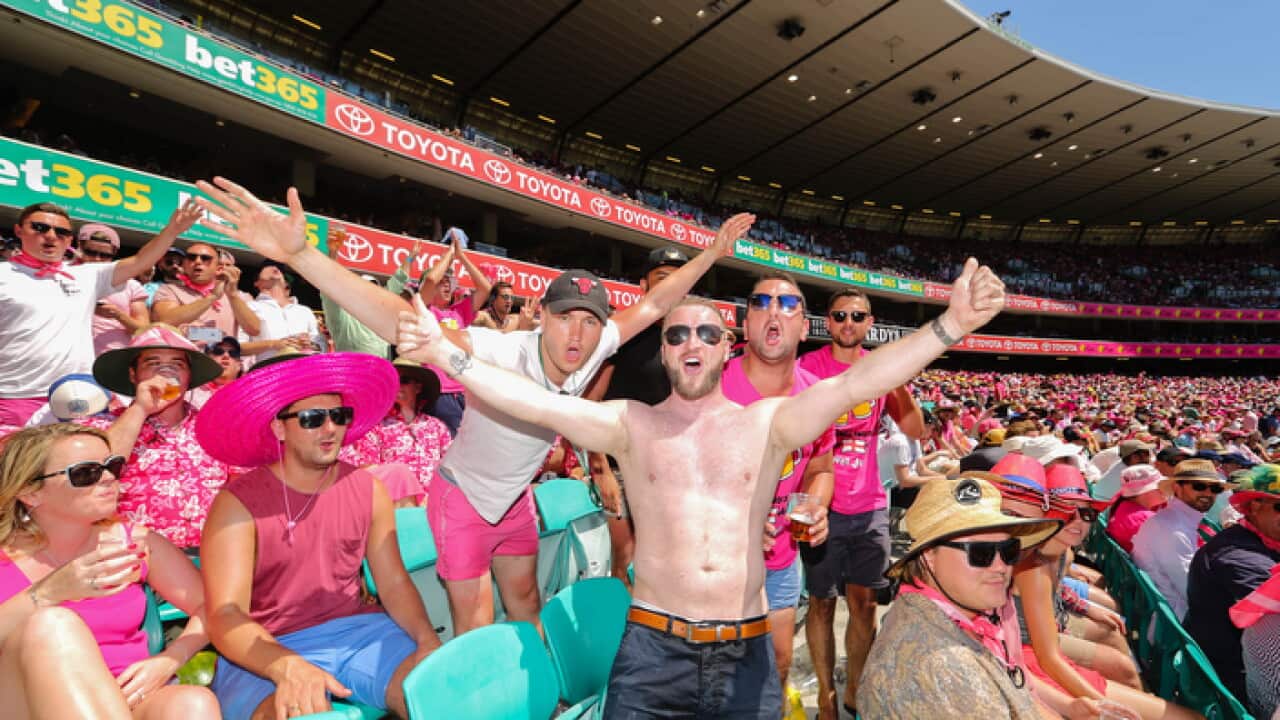 Cricket goers at the 5th Test match between Australia and England at the Sydney Cricket Ground (SCG), in Sydney, January 6, 2018. (AAP Image/ Glenn Campbell) NO ARCHIVING