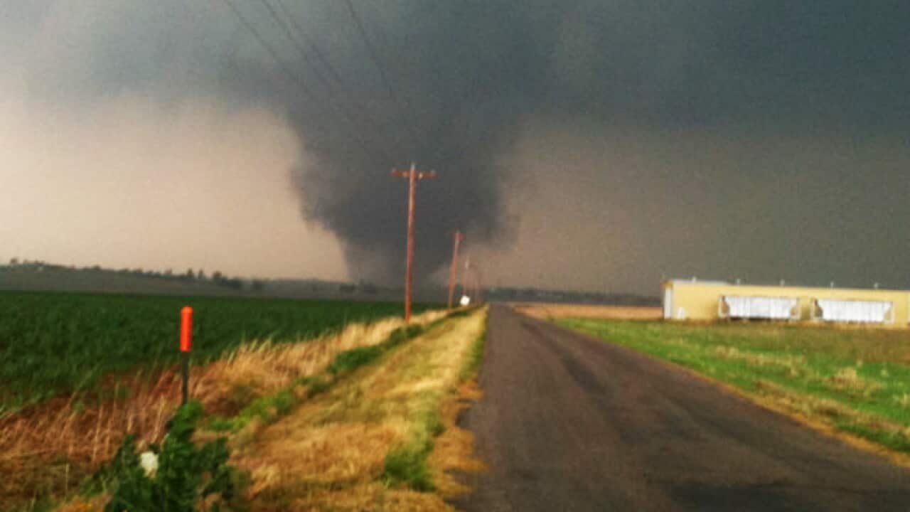 tornado_oklahoma_b_shelbybarrow1_twitpic_266357129