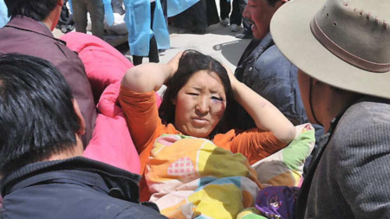china_quake_quilt_100416_getty_B_672171849