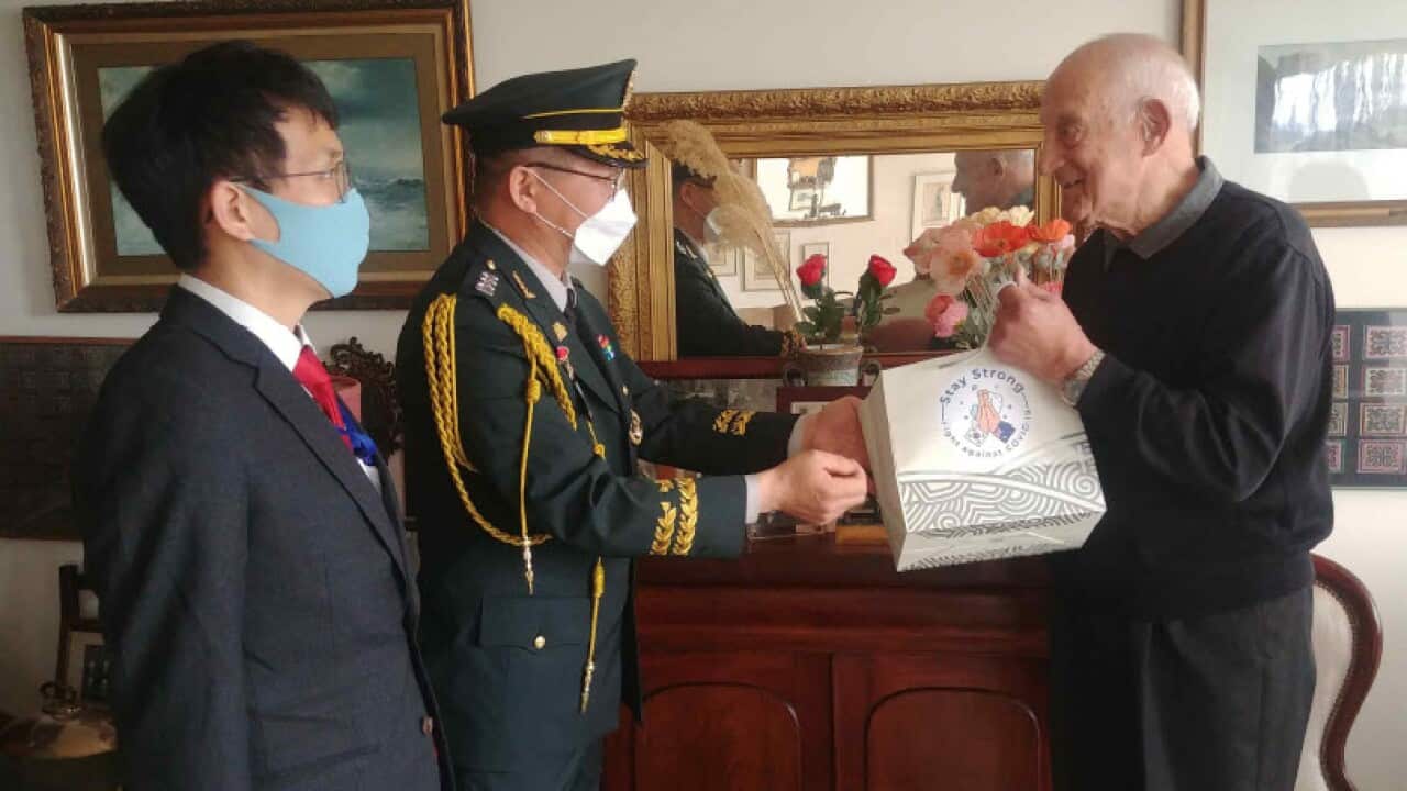 주호주한국대사관 오의택 영사, 권태섭 국방무관(대령), 한국전 참전용사콜린 칸 장군