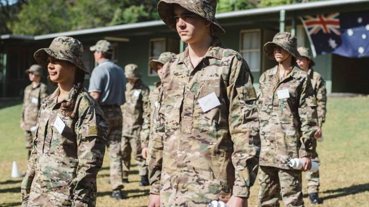 Sämtliche elektronischen Geräte müssen abgegeben werden.