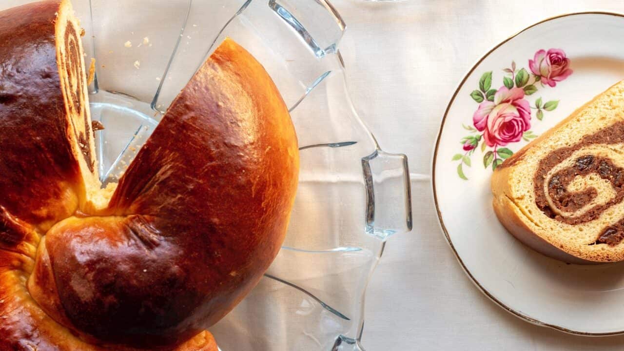 Yeasted spiral cake (Putizza)