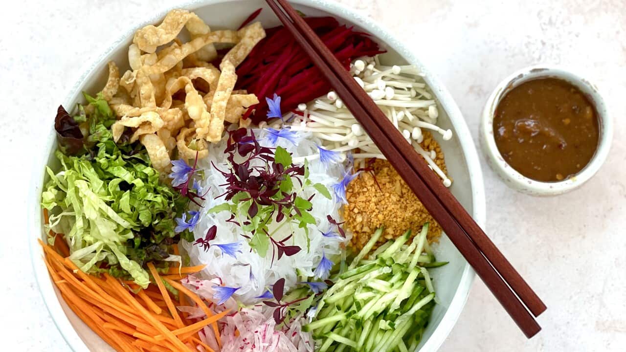 Vegan Eight treasure salad bowl