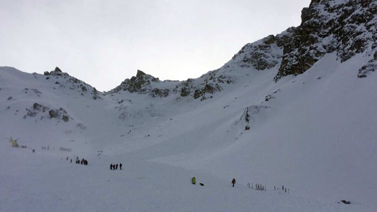 Mountain rescue service personnel search for Czech skiers