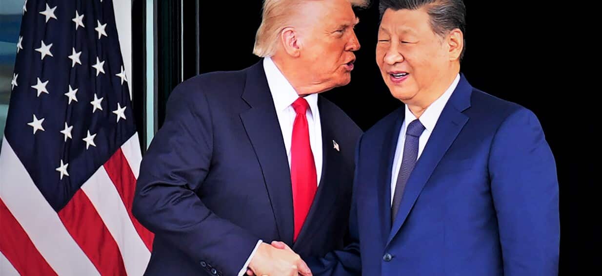 Donald Trump, tarihi görüşmeler için Çin'e inmek üzere — ve yanında eski bir dostunu getiriyor