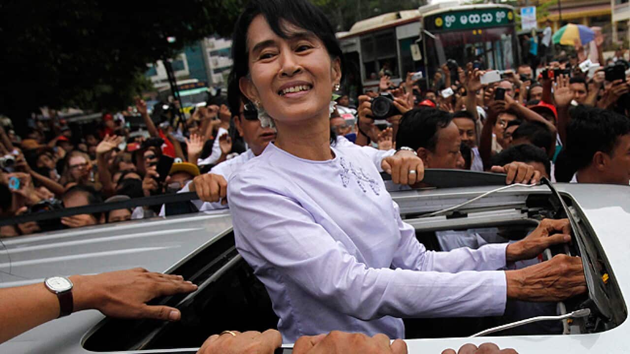 burma_suu_kyi_121404_aap_1141255352