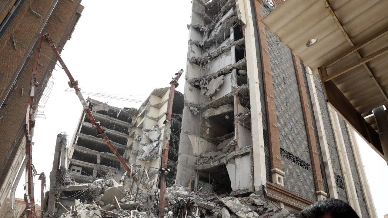 Image of the ten-storey residential complex in Abadan, Iran.