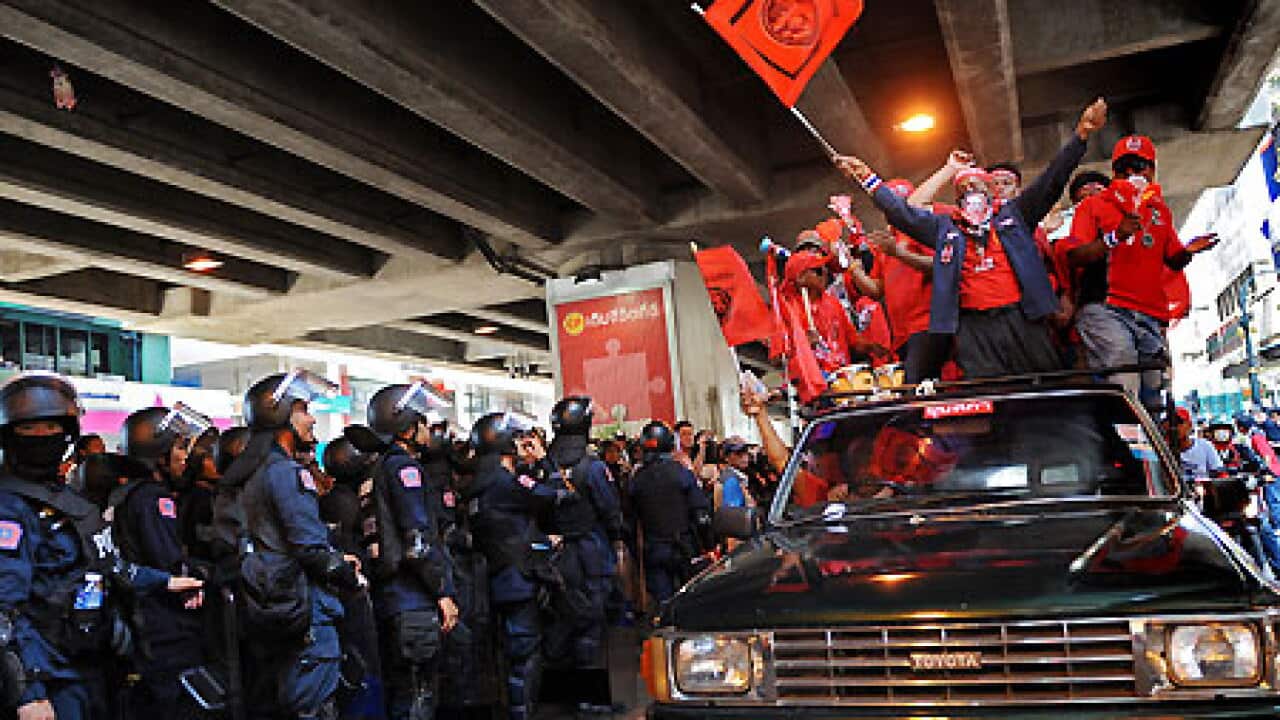 redshirt_protest_bangkok_100407_afp_getty_B_1381535988