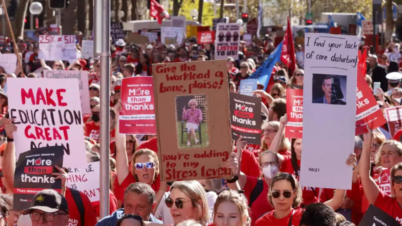 تظاهرات معلمان در برابر پارلمان نیوساوت ولز