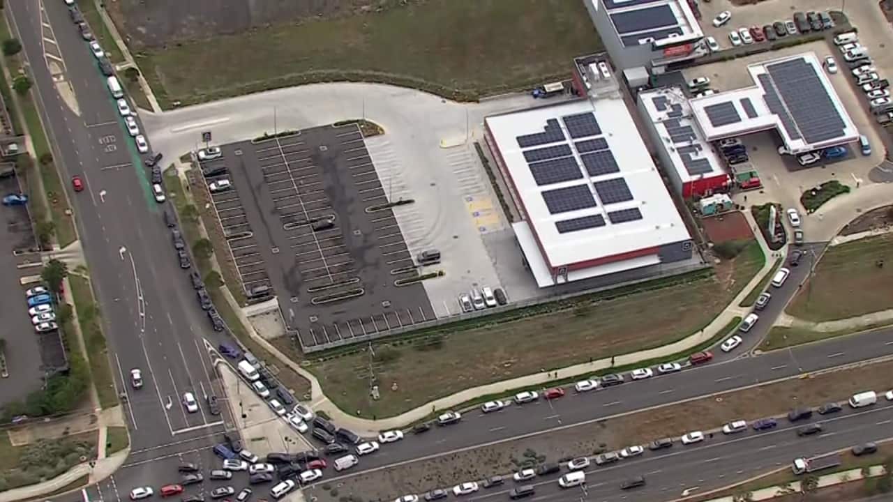 Leakes Road, Truganina