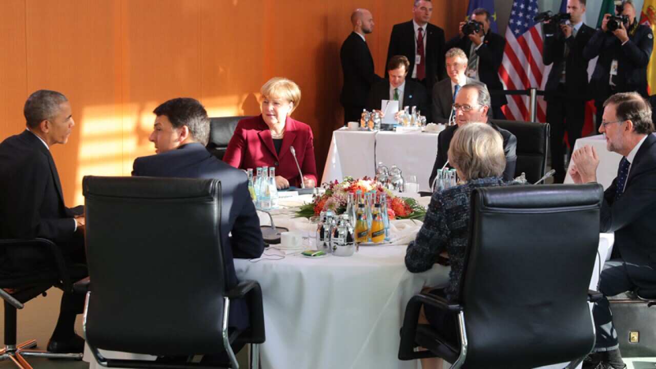 US President Barack Obama (L) meets with European leaders