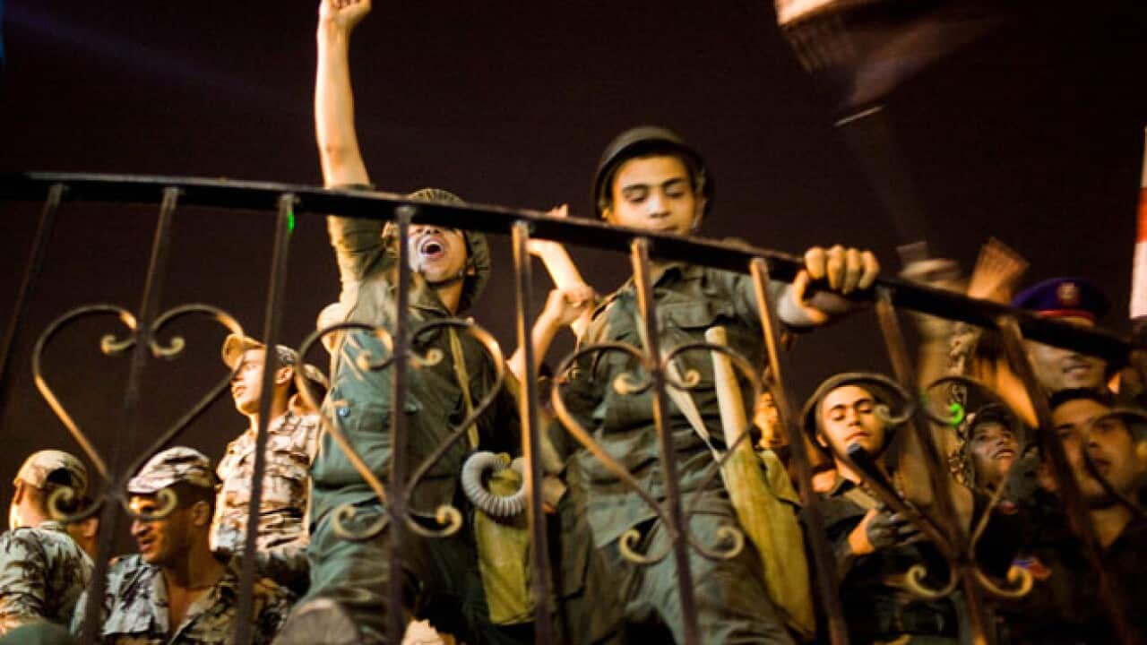 Egypt soldiers celebrate_130704_aap_466314661