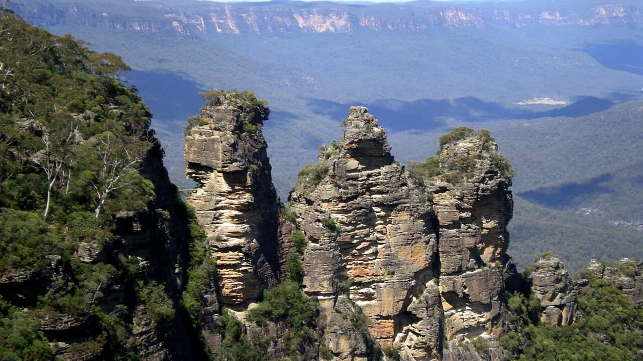 The Three Sisters rock formation, viewed from Echo Point in Katoomba, Blue Mountains