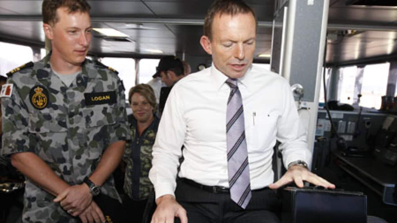 abbott_navy_L_aap_1594200615