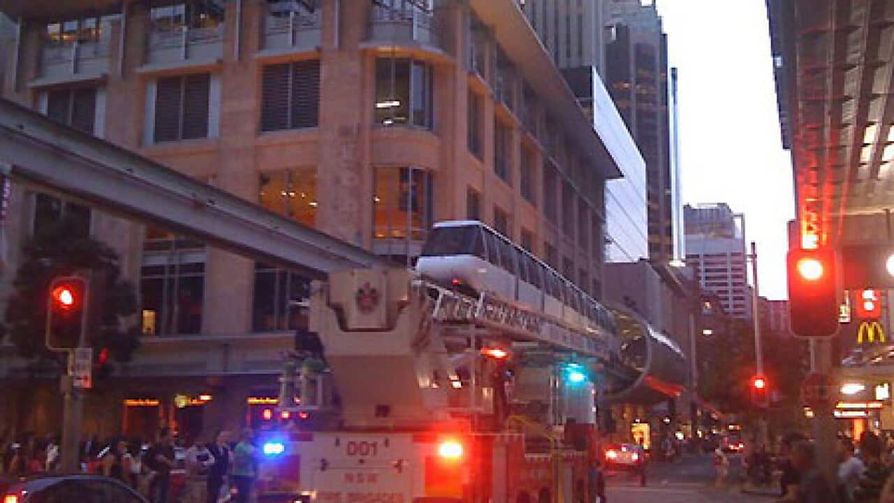 monorail_breakdown_twitpic_AW79_B_880645457