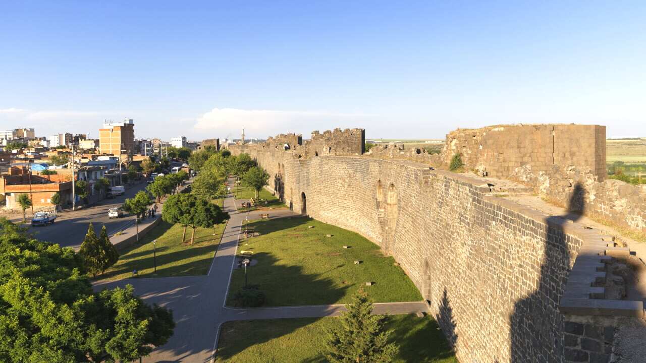 Diyarbakir, view to city wall