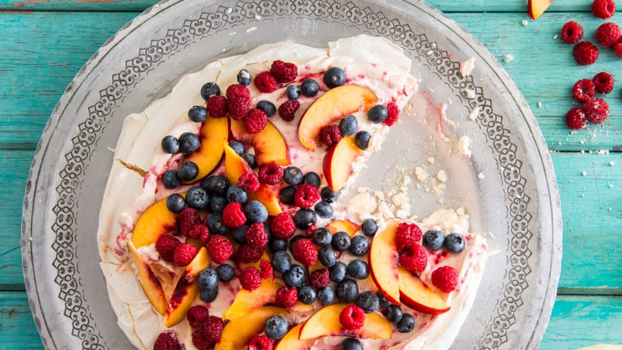 Nectarine-and-raspberry-pavlova.jpg