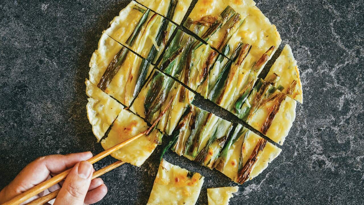 Spring onion pancake (pajeon)