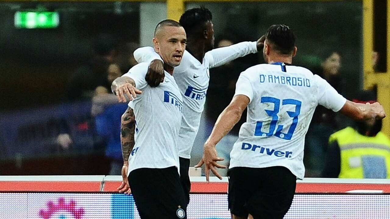 Radja Nainggolan festeggia il primo gol con la maglia dell'Inter