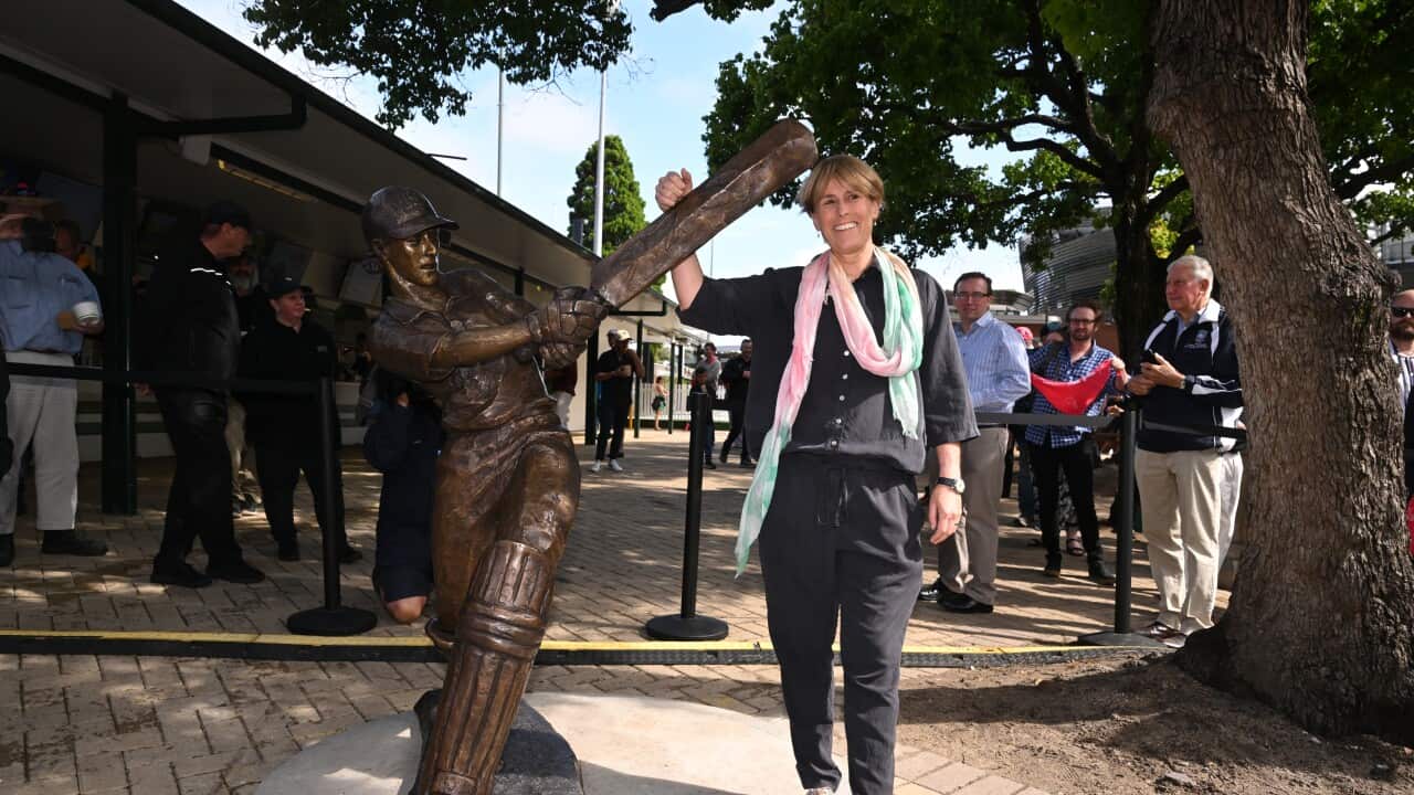 SCG FEMALE CRICKET STATUE