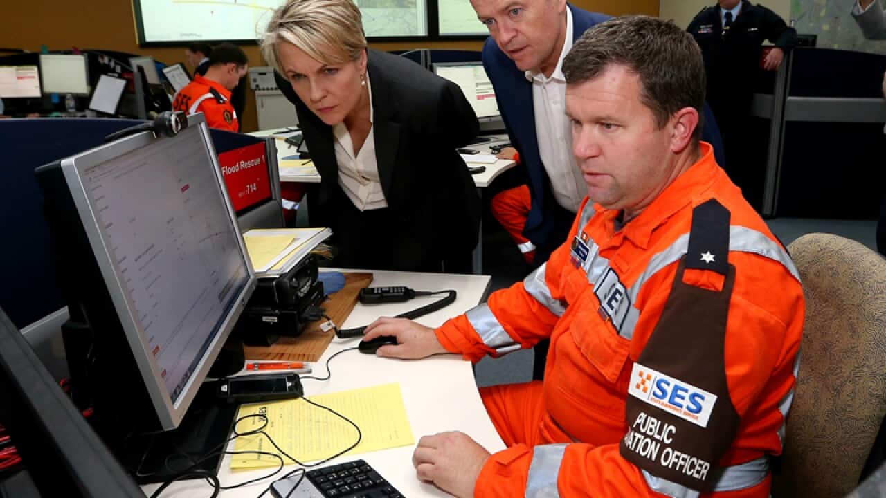Bill Shorten and Tanya Plibersek meet the SES