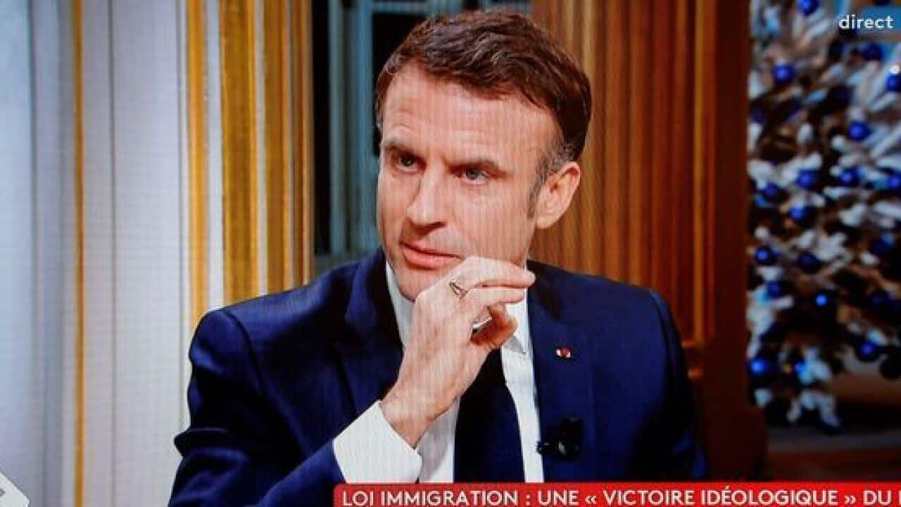 macroncavous.jpeg