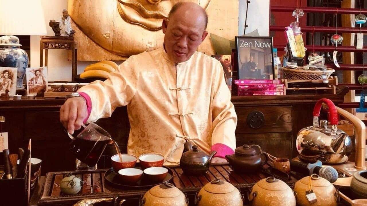在雪梨開設一間與別不同茶館的老闆楊柏源, 談談他如何在疫情之下生存而沒有被淘汰的故事。
