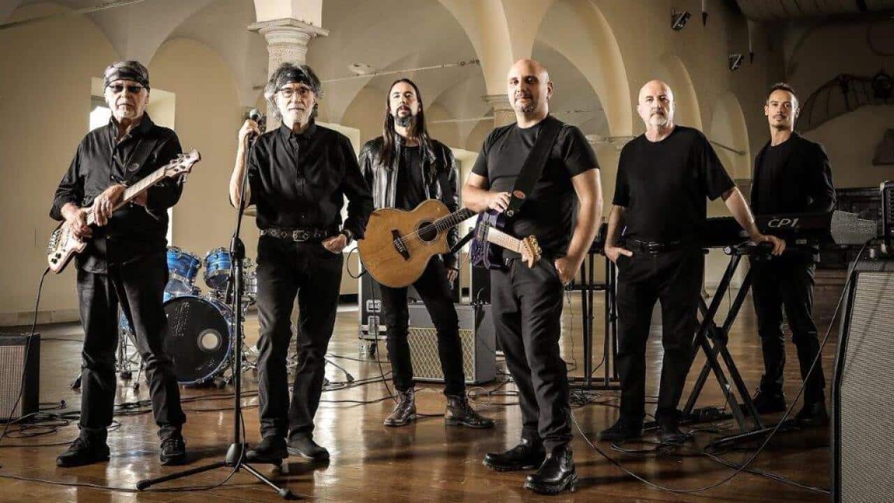 Patrick Djivas (primo a sinistra) e gli altri componenti della Premiata Forneria Marconi, il gruppo rock progressivo fondato nel 1971