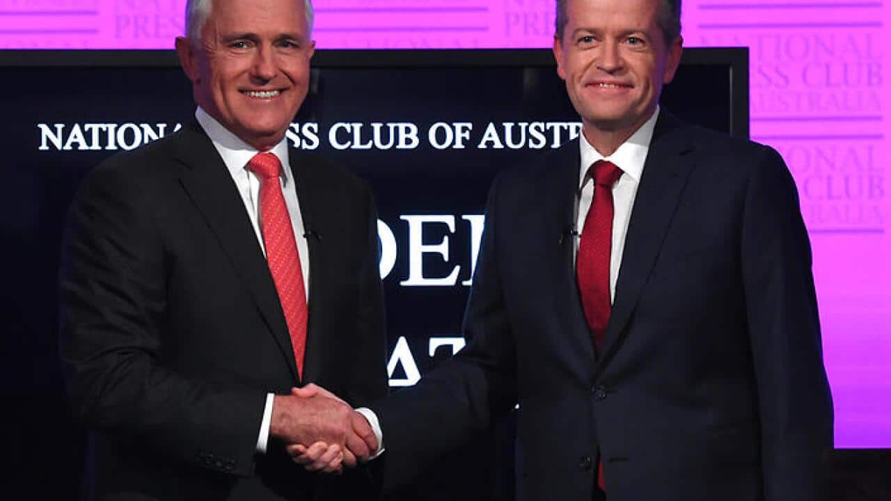 Bill Shorten and Malcolm Turnbull return to the hustings after a lacklustre leaders' debate. (AAP)