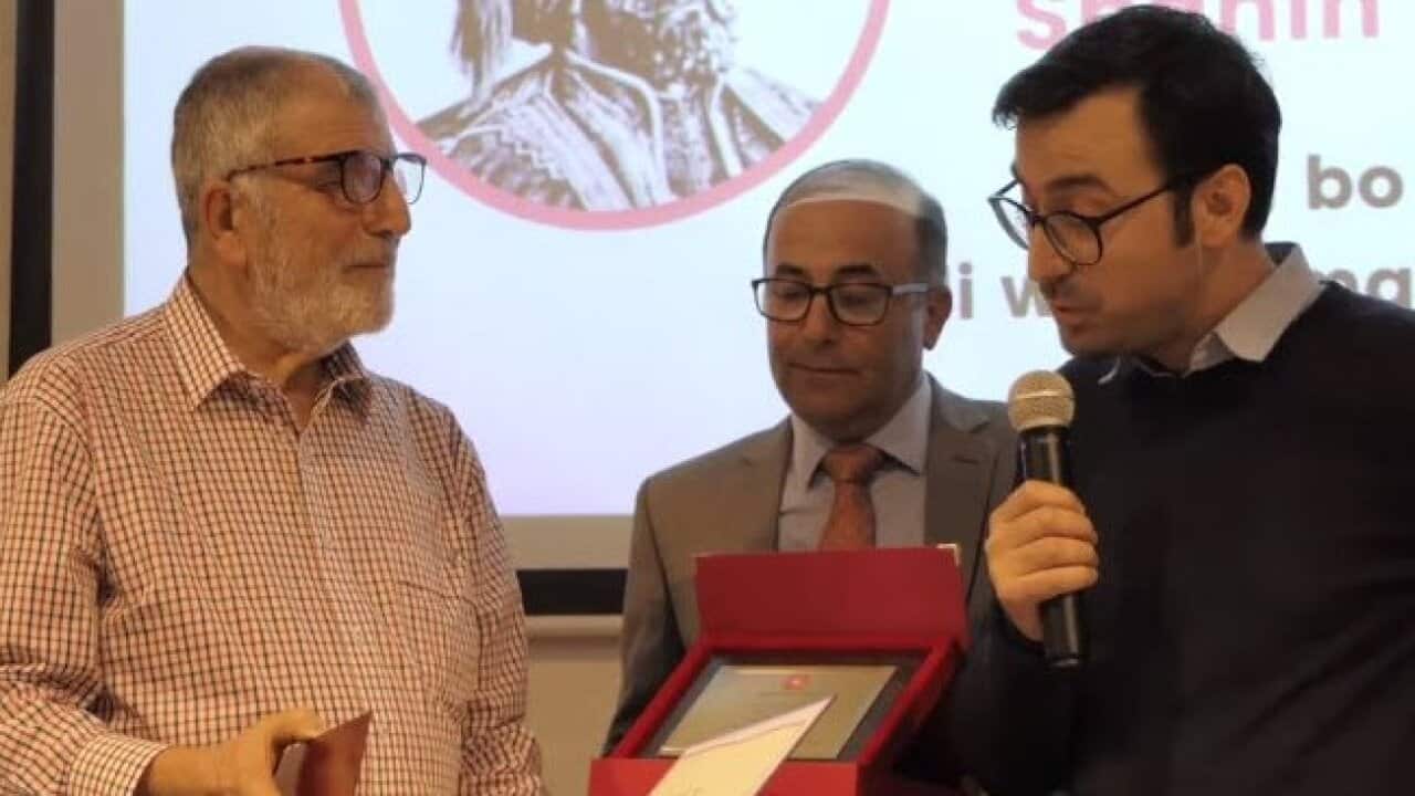 Shahin Sorekli (Chahin Baker) receiving Honorary award from Kurdish Cultural Institute in Vienna