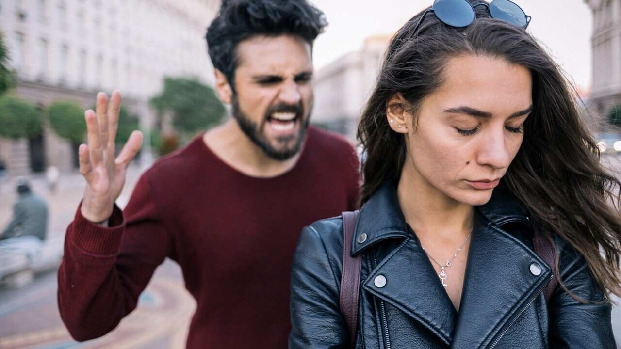 Couple in relationship difficulties