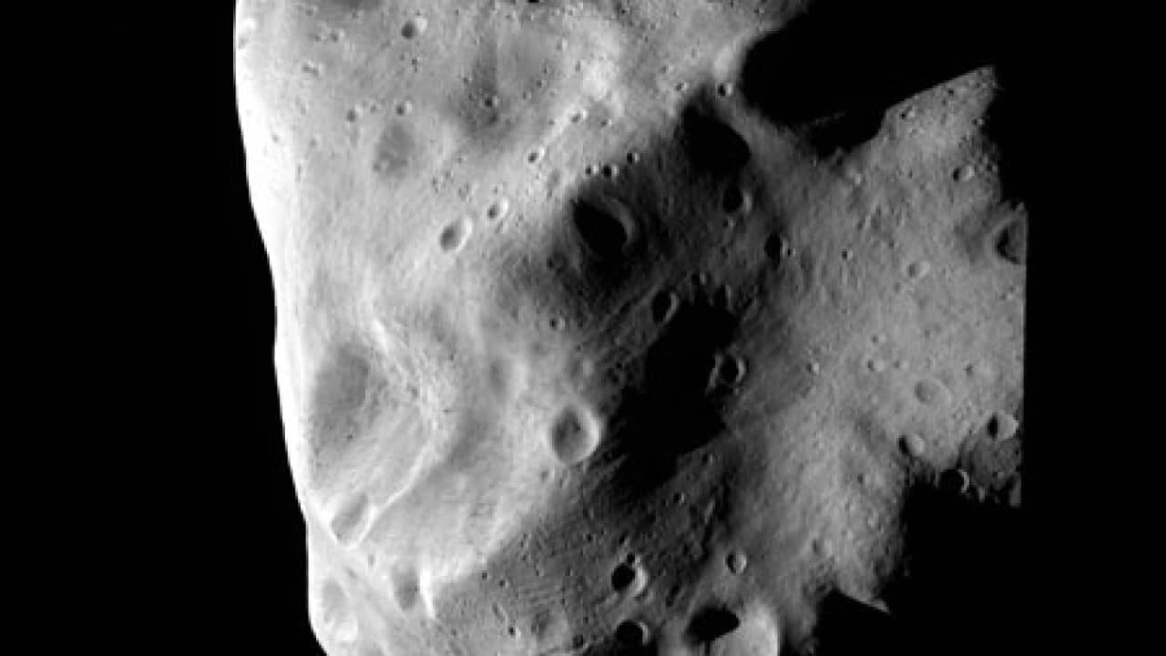 space_asteroid_Lutetia_100711_B_aap_651162052