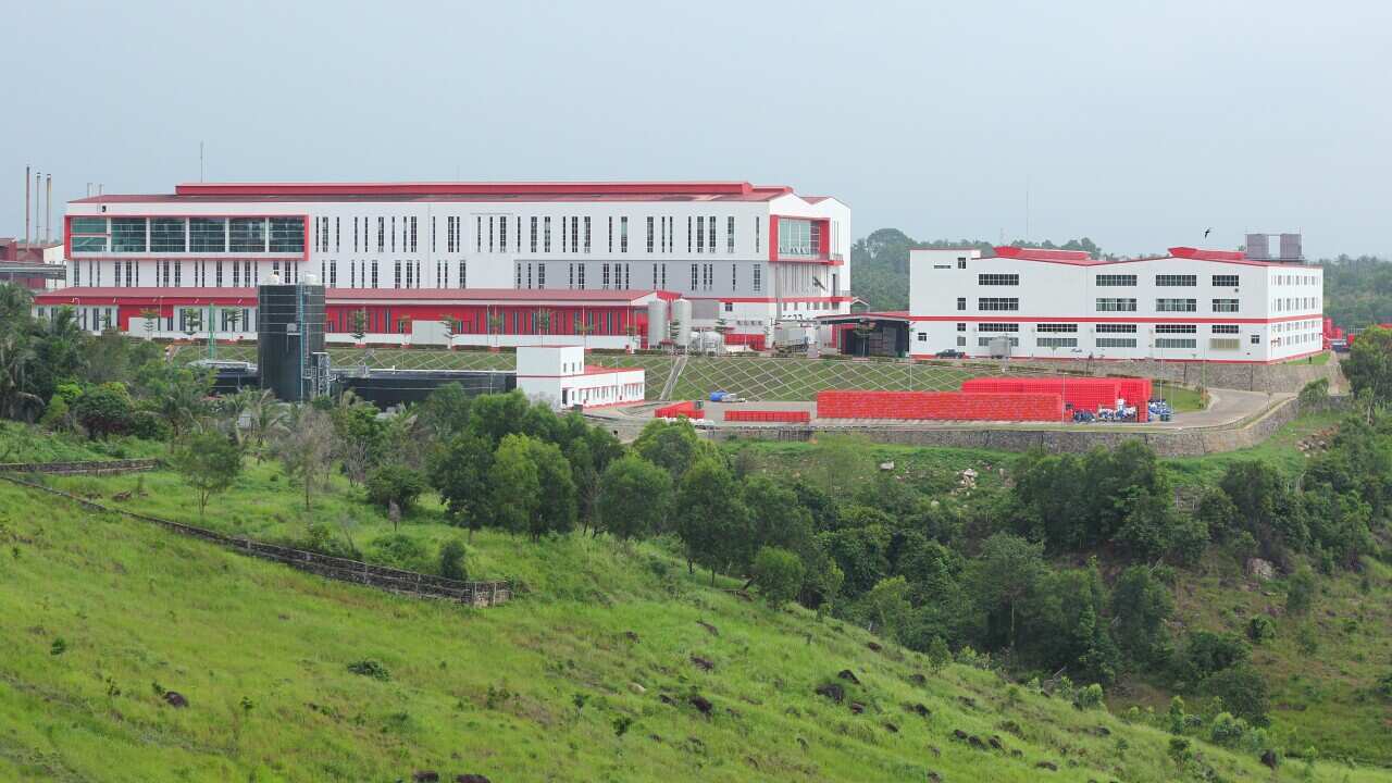 Angkor_Beer_factory_ in Cambodia _Wikimedia commons.jpg