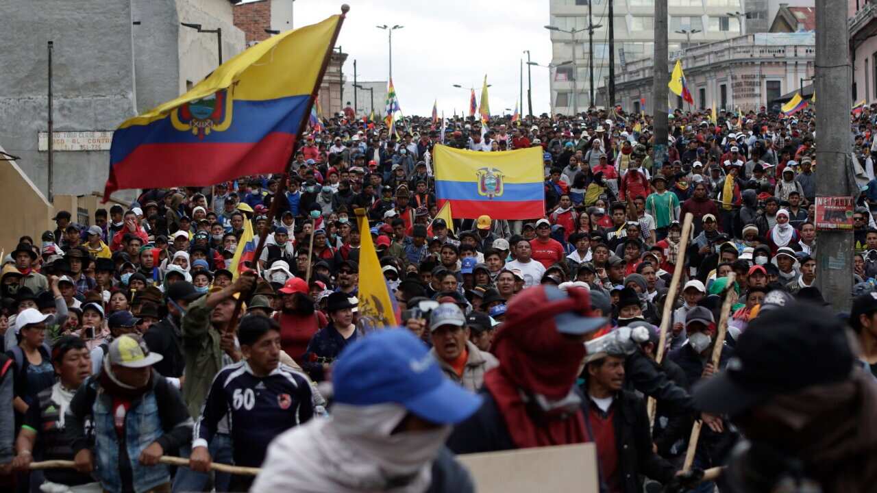 Movimiento indígena se manifiesta en contra de las medias económicas adoptadas por el presidente Lenin Moreno