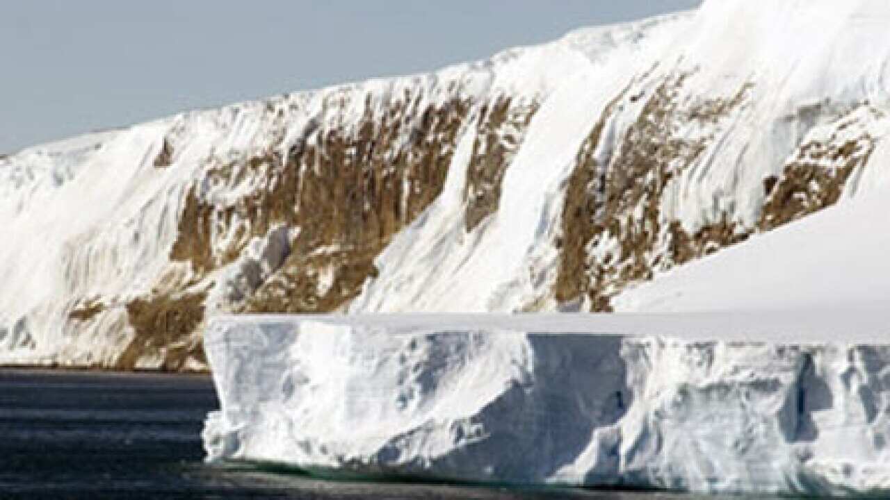 2303_antarticaglacier2_L_aap_372866023