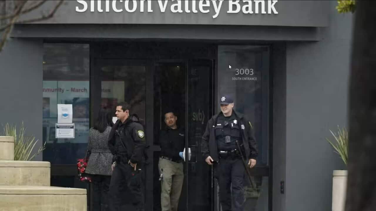Police officers leave Silicon Valley Bank, Santa Clara Source: AAP