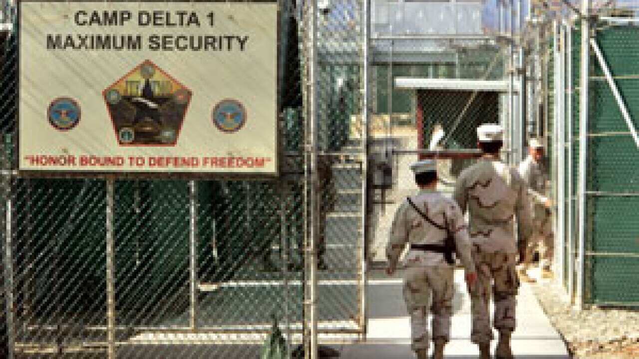 guantanamo_entrance_110426_blog_AAP_2029844912