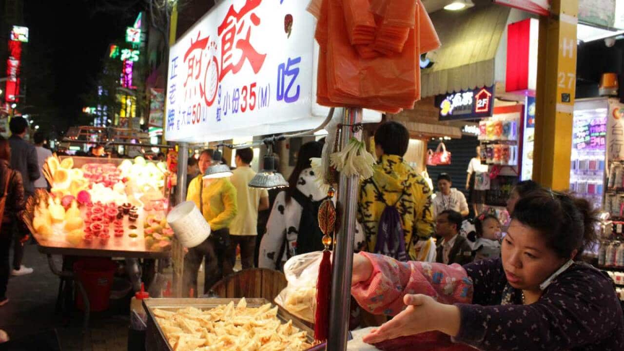 A fried dumpling street stall in Ximending