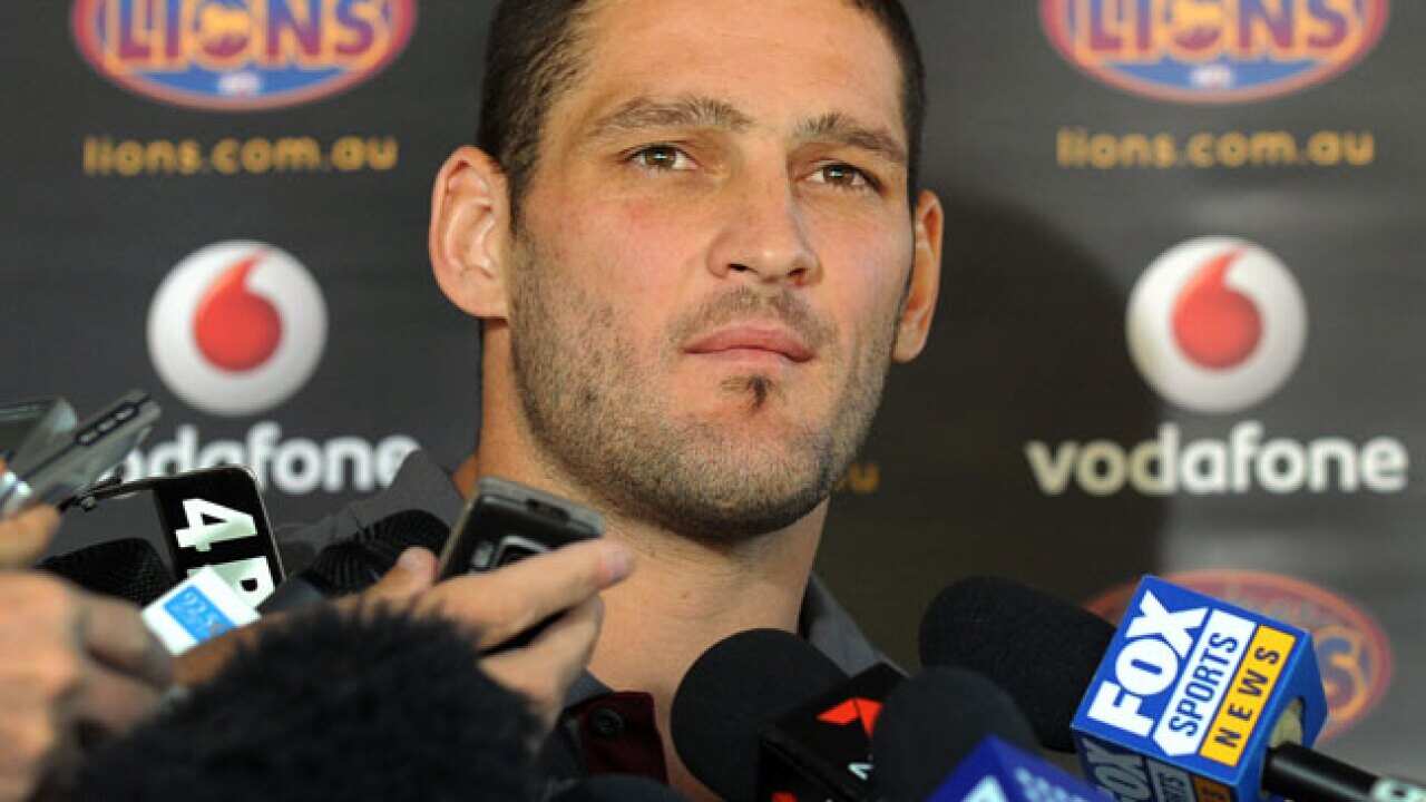 brendan_fevola_020411_B_AAP_252891894