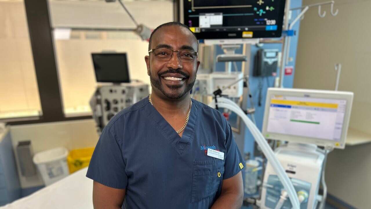 Fissaha Gobena at work in Melbourne (SBS) (002).jpg