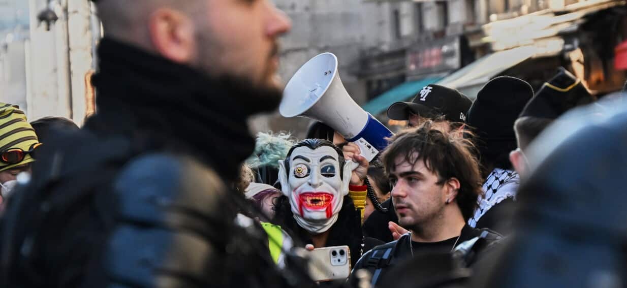 Fresh violence erupts across France as cost-of-living rallies defy state crackdowns