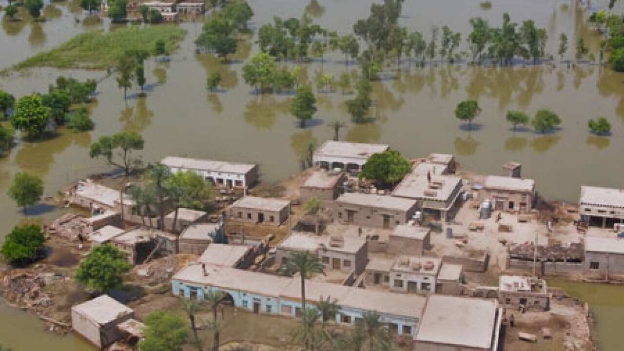 pakistan_floods_south_100823_L_getty_831115671