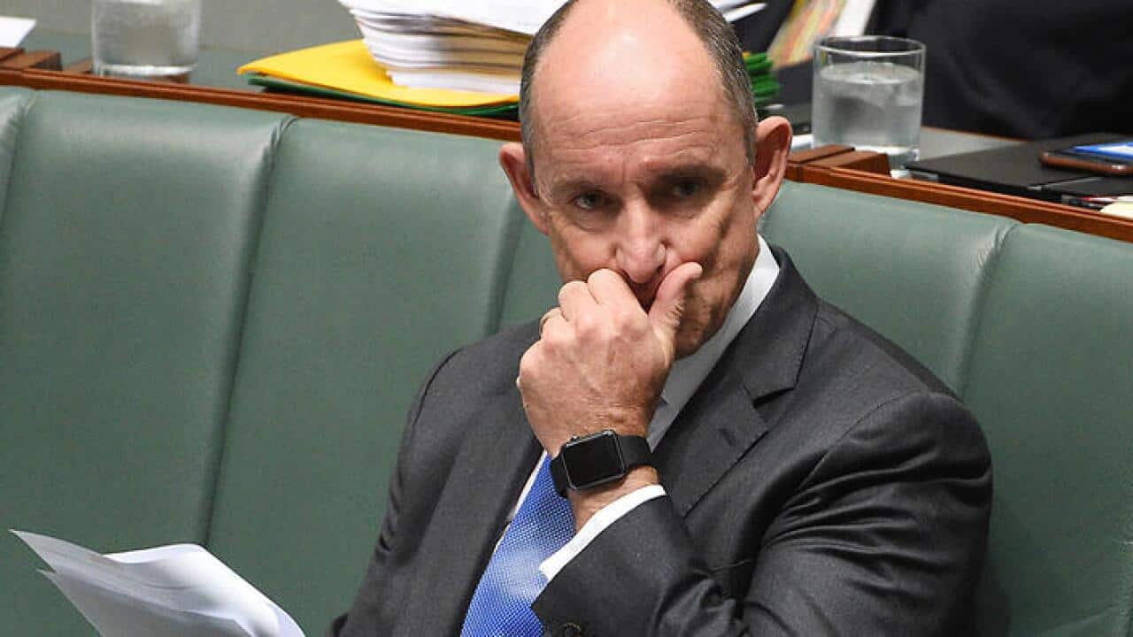 Labor has moved to censure the prime minister for failing to sack embattled minister Stuart Robert. (AAP)